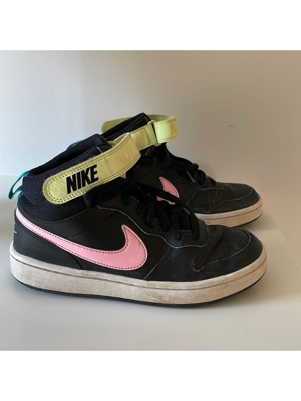 VGC Girls Black / Pink / Yellow Nike Hi-tops. - Size 4.5Y - Picture 1 of 5